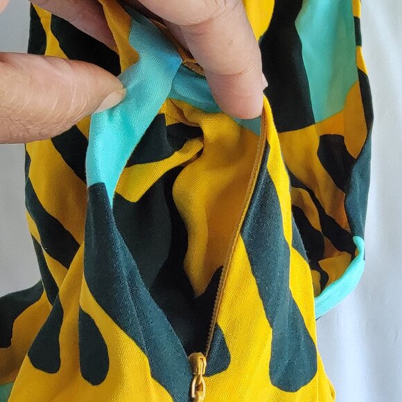 WNDR LN Printed Travel Scarf with Built-In Zipper Pocket NEW WITH TAGS - Picture 5 of 7